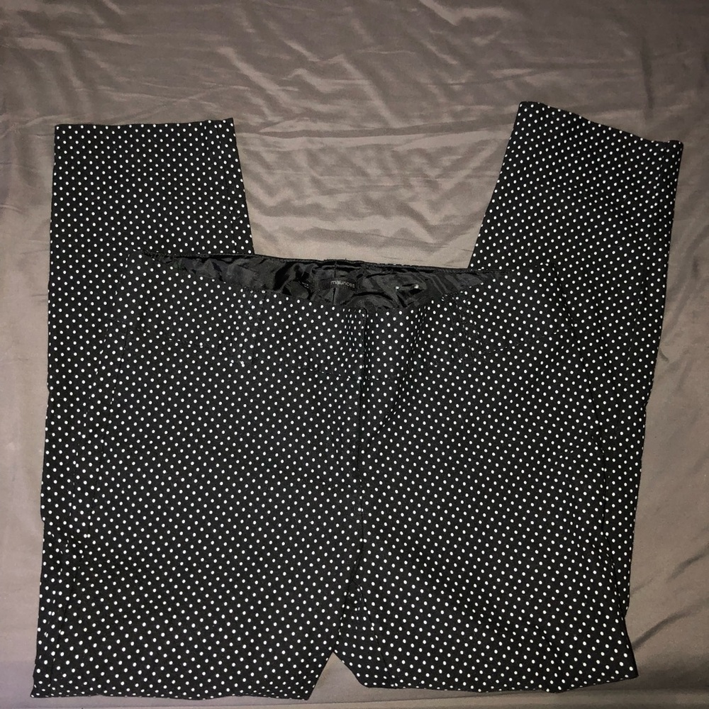 Black & white polka dot ankle crop pants. Size L